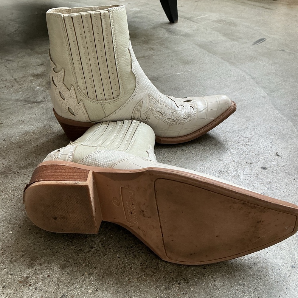 Matisse white cowboy ankle Booties - Picture 5 of 7